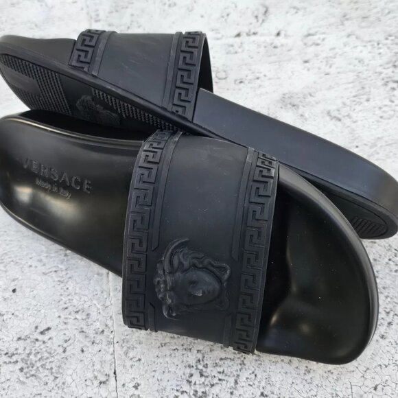 Versace Men Sandal Shoe MEDUSA Black Slide Sandal Size 7.5US Made in Italy Auth